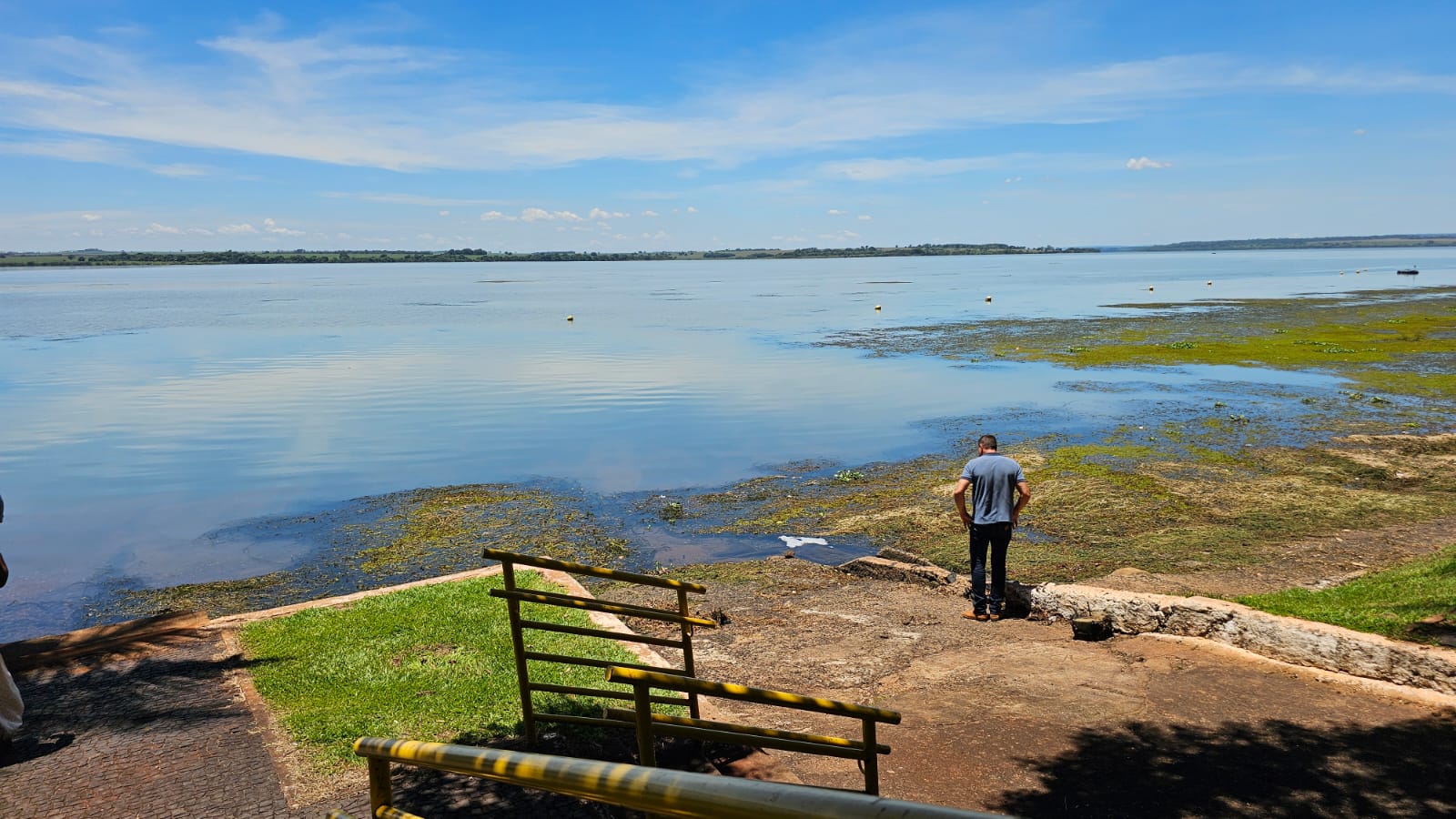Presença de algas no Rio Paranaíba preocupa moradores em Cachoeira Dourada; Comitê acompanha situação